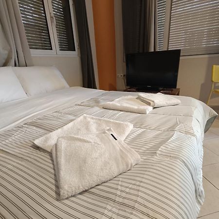 Cozy Apartment In The Center Of Aighion Achaia - Ground Floor - Ισόγειο Στουντιο Égio Exterior foto