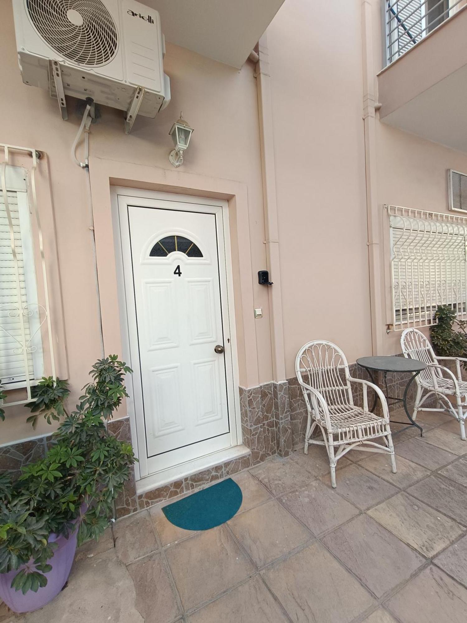 Cozy Apartment In The Center Of Aighion Achaia - Ground Floor - Ισόγειο Στουντιο Égio Exterior foto