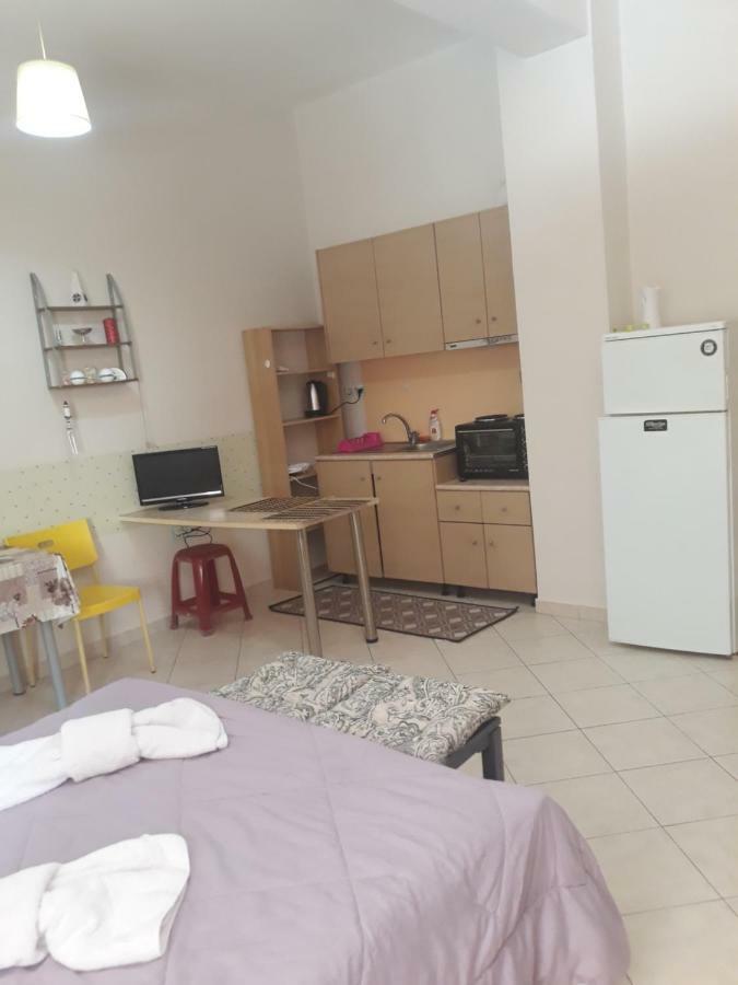 Cozy Apartment In The Center Of Aighion Achaia - Ground Floor - Ισόγειο Στουντιο Égio Quarto foto